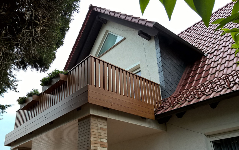 Natürliches Balkonambiente in Golden Oak