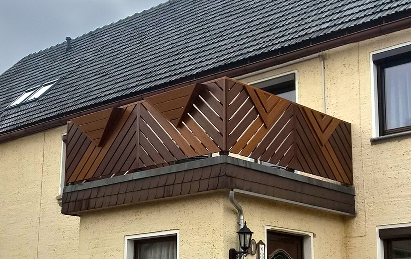 Zweifarbiger Balkon mit Akzenten