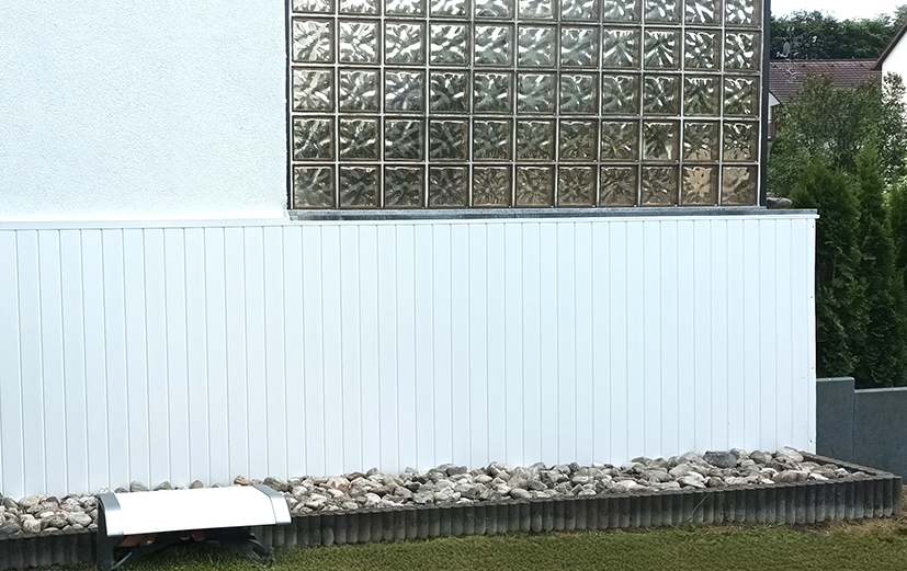 Sockelverkleidung in frischem Weiß
