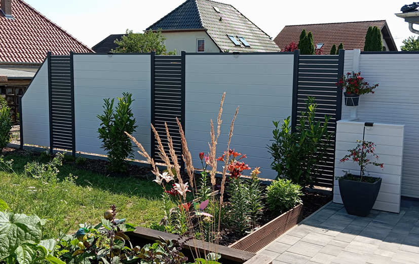 Weiß trifft Anthrazit im Garten