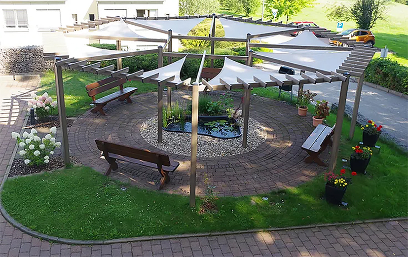 Exklusive Pergola aus Kunststoff in Monument Oak