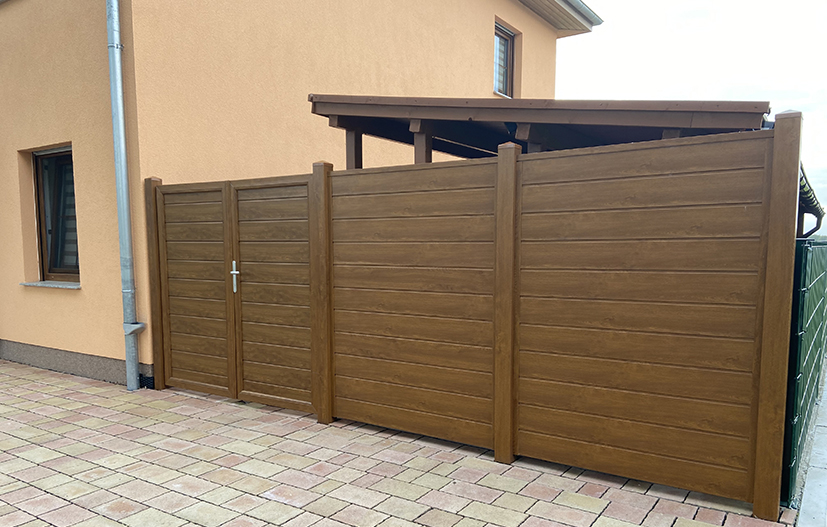 Doppeltür mit Sichtschutz in Nussbaum