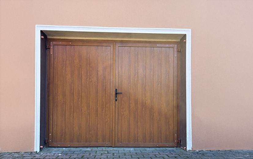 Garagentor mit Holzoptik-Charme