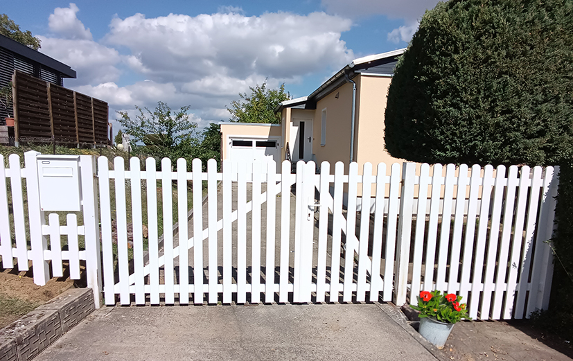 Weißer Klassiker mit integriertem Briefkasten