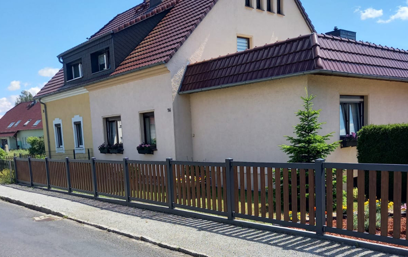 Starke Kombi: Anthrazit trifft Nussbaum