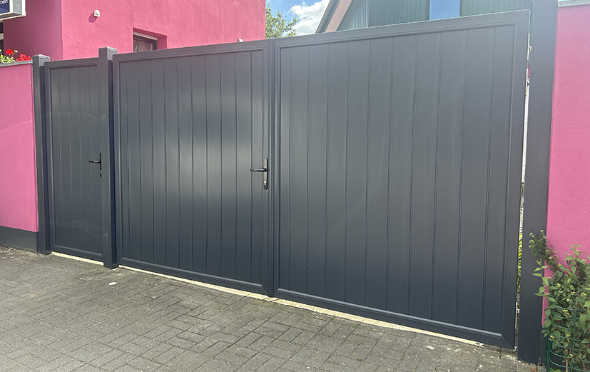 Starke Tor-Kombi in elegantem Anthrazit