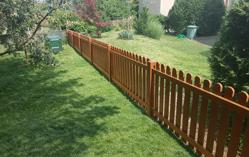 Gerader Lattenzaun in Golden Oak